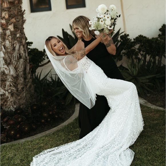 MWL MADE WITH LOVE | MOLLY VEIL - Picture 12 of 14